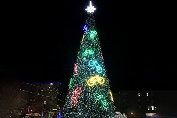 Giant Outdoor Pre-Lit Christmas Trees