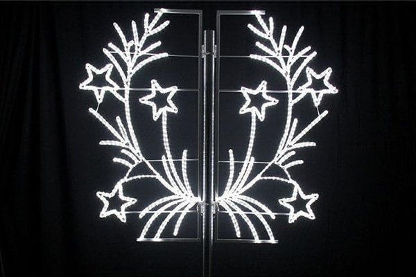 Pole-Mounted Motif Lights